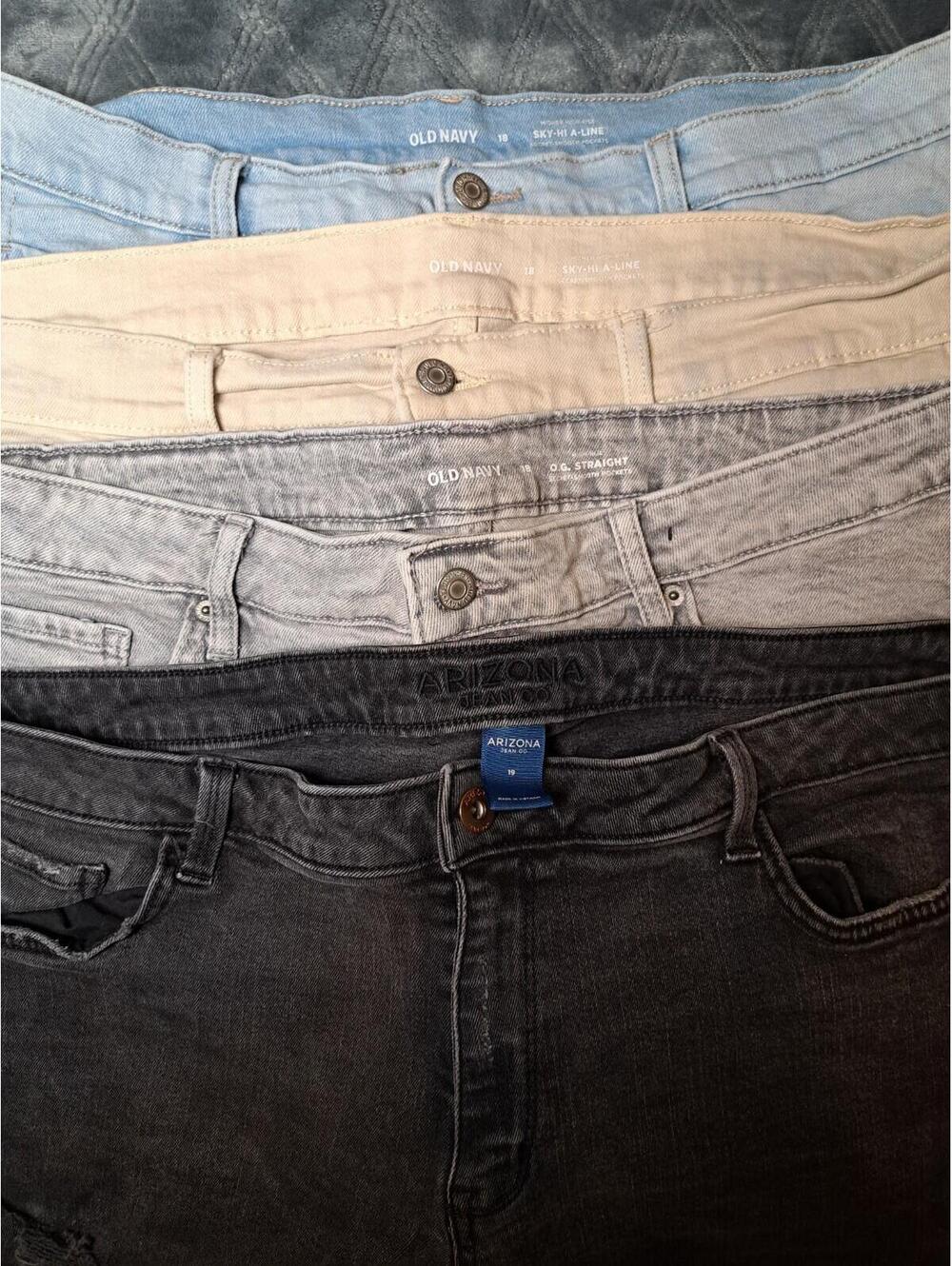 4 Lots Of Old Navy & ARIZONA Shorts Womens Size 18/ Waist 36